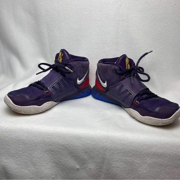 Kyrie Irving Purple Youth‎ 1.5 Nikes - Picture 6 of 14